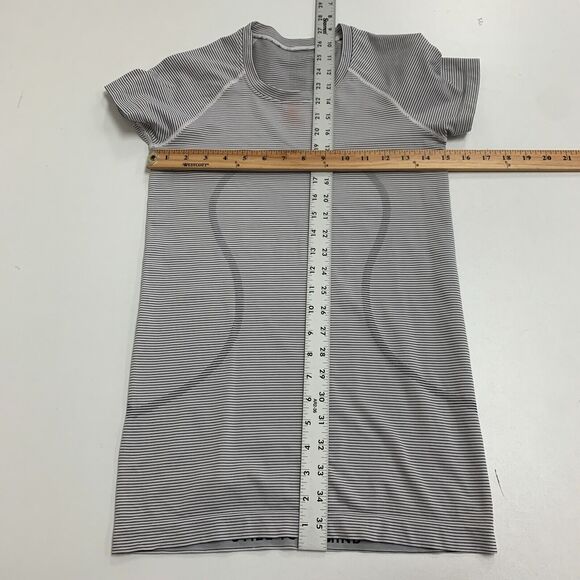 Lululemon Swiftly Tech Shirt Womens 6 White Black Striped Short Sleeve *READ - Picture 7 of 12